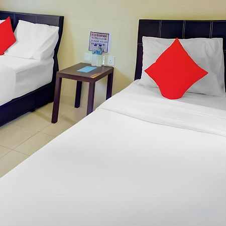 Super Oyo 89896 Sedili Inn Resort Kota Tinggi Luaran gambar