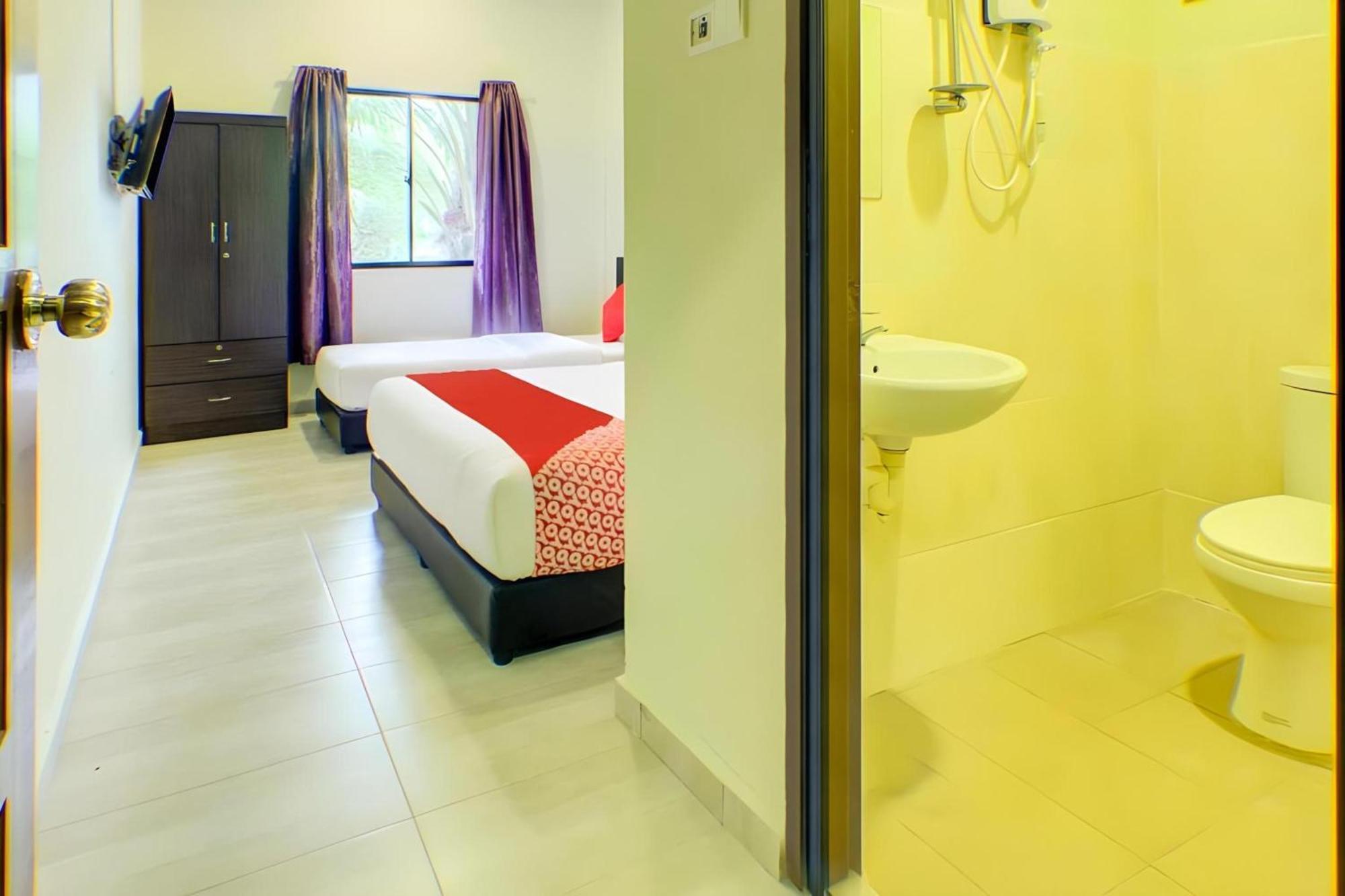 Super Oyo 89896 Sedili Inn Resort Kota Tinggi Luaran gambar