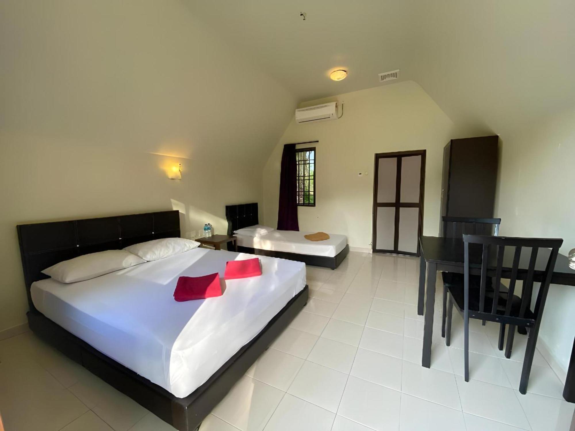 Super Oyo 89896 Sedili Inn Resort Kota Tinggi Luaran gambar
