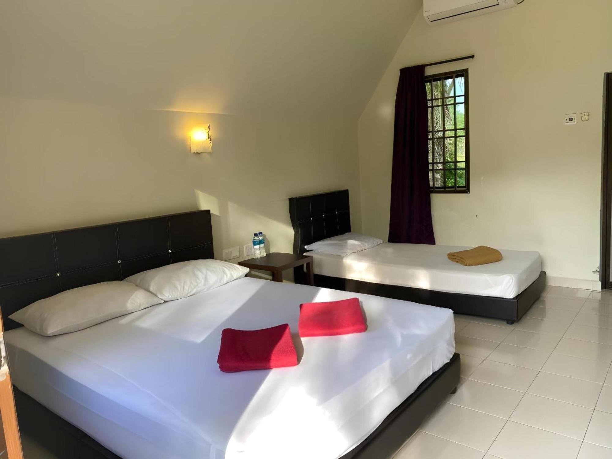 Super Oyo 89896 Sedili Inn Resort Kota Tinggi Luaran gambar